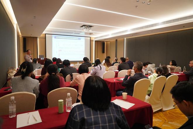 轻时养参与2025粤港澳大湾区全科医学学术论坛探索中西医结合健康管理新路径(图4)