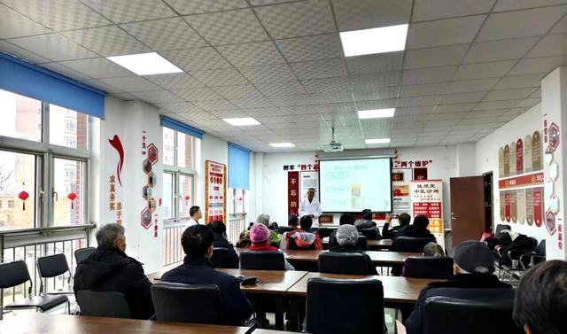 冬日送健康他们心里甜滋滋(图1) 冬日送健康他们心里甜滋滋(图1)